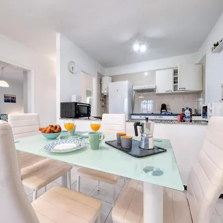 Ferienhaus Casa Atassara - 500m To The Beach, Ping-pong And Foosball By Lanzarote *