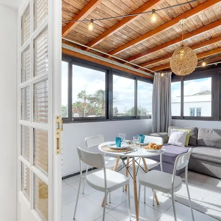 בית נופש Casa Atassara - 500m To The Beach, Ping-pong And Foosball By Lanzarote