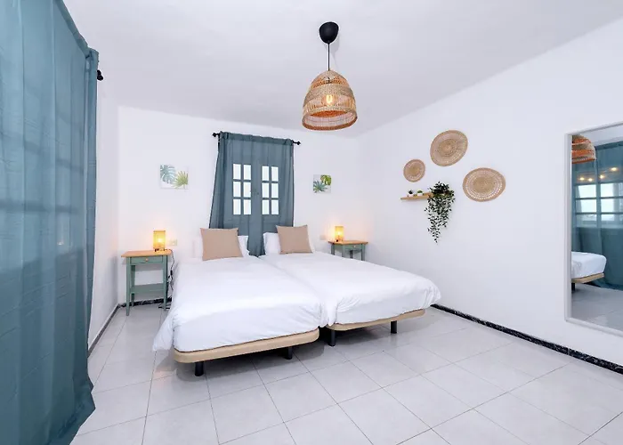 בית נופש Casa Atassara - 500m To The Beach, Ping-pong And Foosball By Lanzarote *