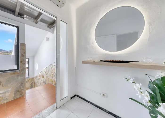 בית נופש Casa Atassara - 500m To The Beach, Ping-pong And Foosball By Lanzarote *