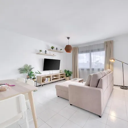 Casa Atassara - 500m To The Beach, Ping-pong And Foosball By Lanzarote Puerto del Carmen (Lanzarote)