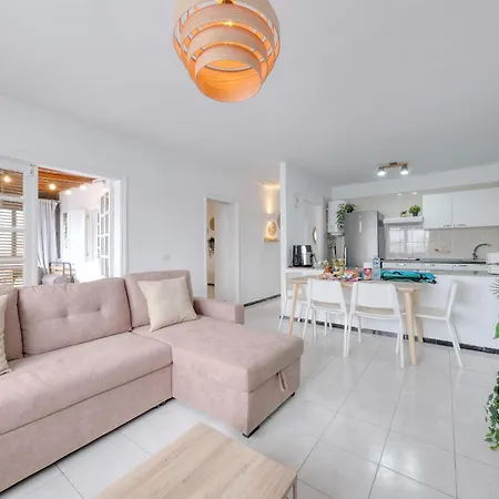 Casa Atassara - 500m To The Beach, Ping-pong And Foosball By Lanzarote بيت للعطل بويرتو ذيل كارمين