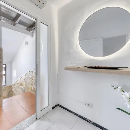 בית נופש Casa Atassara - 500m To The Beach, Ping-pong And Foosball By Lanzarote *